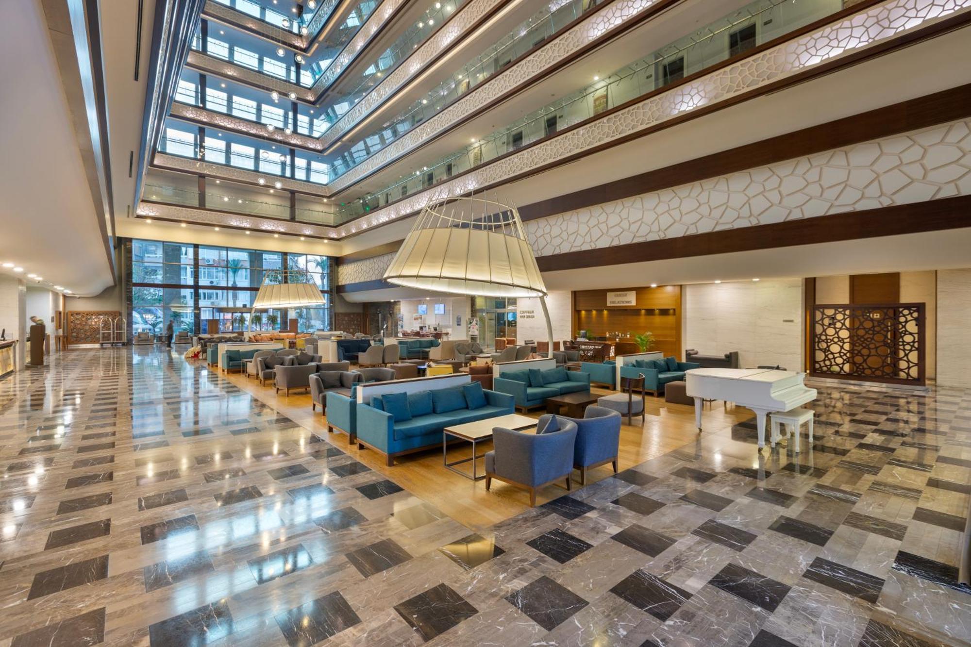 מלון Ramada Plaza אנטליה
