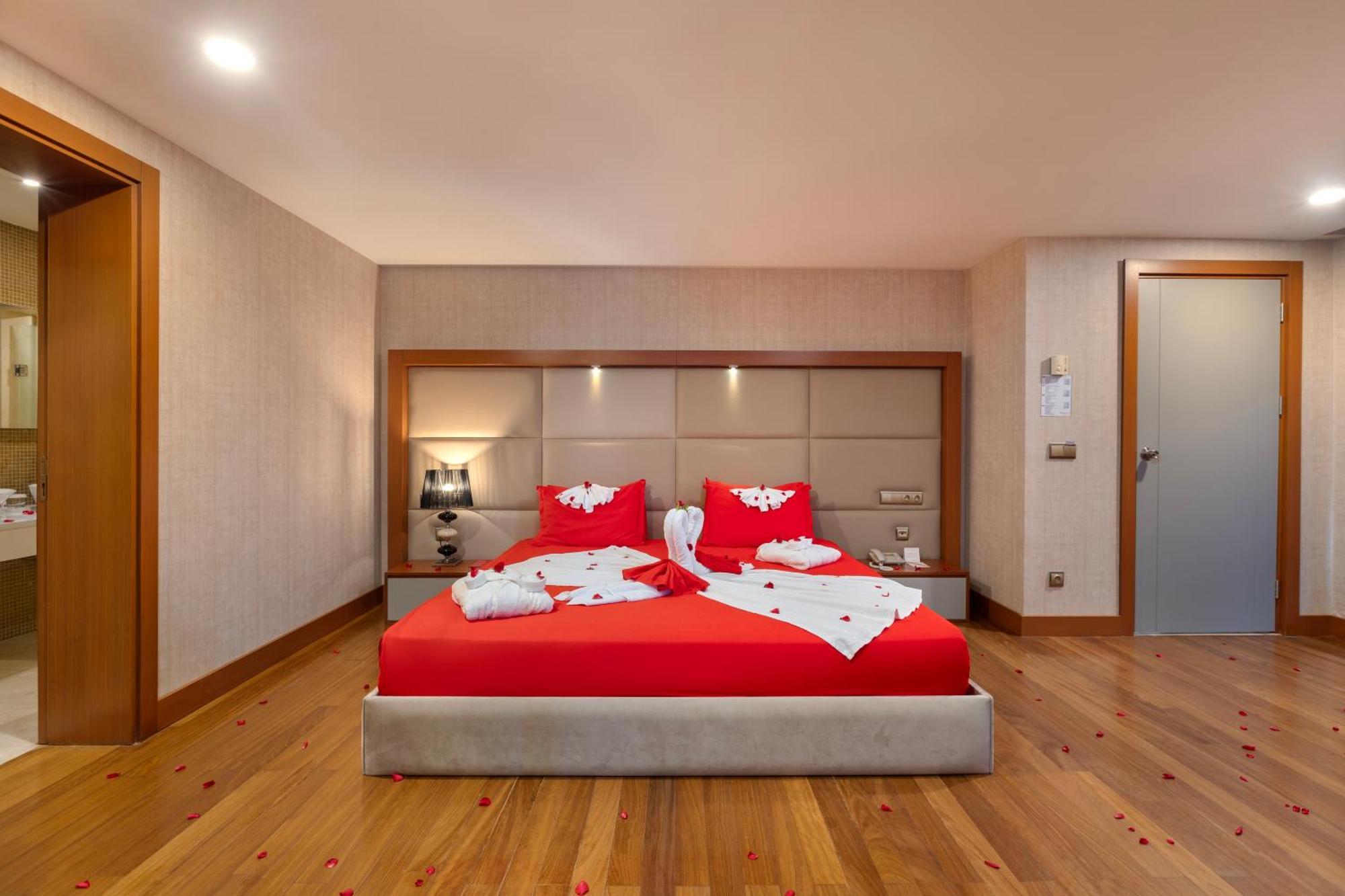 מלון Ramada Plaza 5*