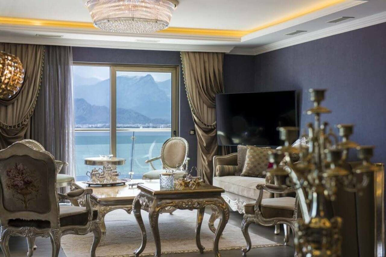 Ramada Plaza מלון 5*
